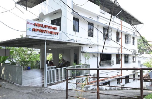 Aluva Hotel | Nirupama,Hotel Aluva 700 Mtr From Aluva Railway Station