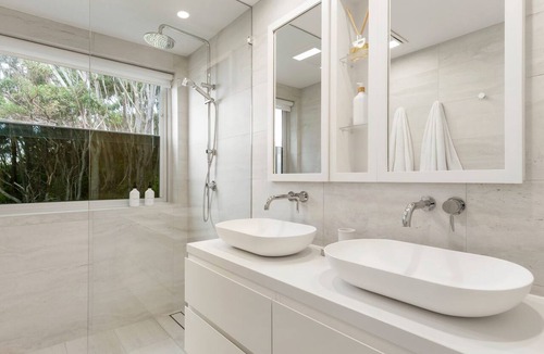 Mollymook House | Nirvana - Beach front house in Mollymook