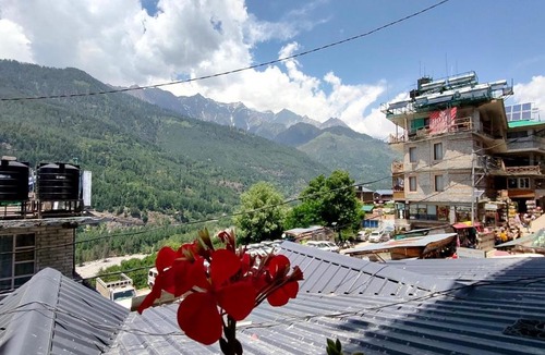 Vashist Hotel | Nirvana hotel , near by hot springs in manali bashisht