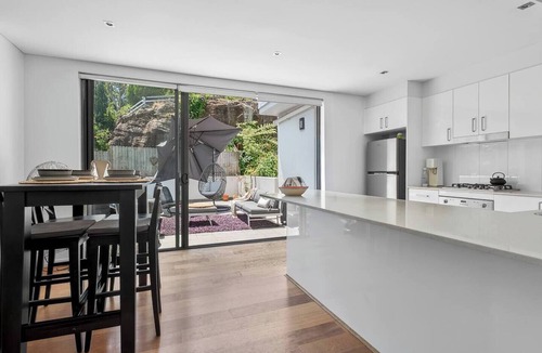 Brookvale Apartment | Northern Breeze Terrace Haven near Curl Curl Beach