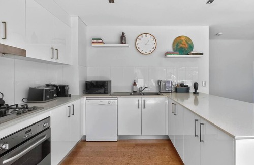 Brookvale Apartment | Northern Breeze Terrace Haven near Curl Curl Beach