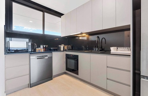 Tamarama Apartment | Oceanfront Terrace 2