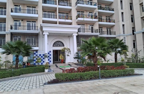 Naini Apartment | OMAXE DG HOMESTAY