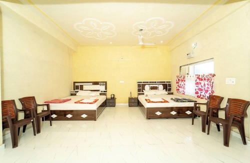Faizabad Hotel | Omji Ashram - Ramayanam
