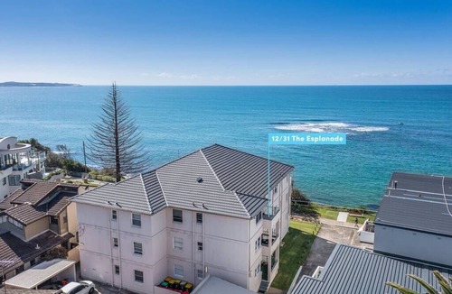 Cronulla Apartment | On The Esplanade - Close to beach & Cronulla mall