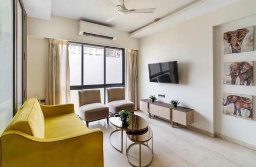 Kurla Apartment | OV Premium Apartments near BKC by Square One Stays