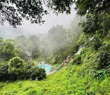 Todupulai Hotel | Oxygen Rain Forest Resort