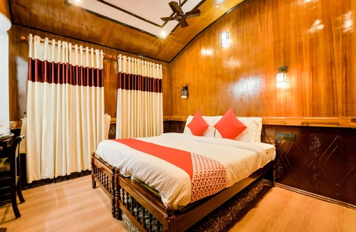 Ambalapuzha Boat Rental | OYO 13525 HouseBoat My Trip Deluxe 3 BHK Private