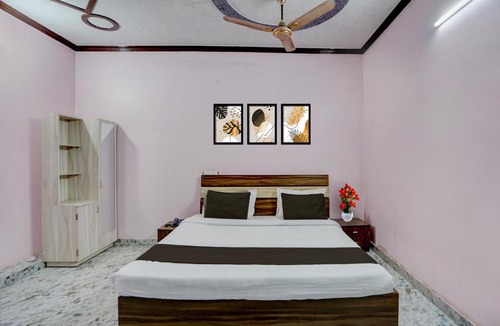Gorakhpur Hotel | OYO Collection O Gorakhpur Mandir Formerly Pavitra Palace