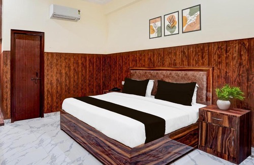 Mohangarh Hotel | OYO Collection O Govind Vihar Matiyari Formerly Saffron