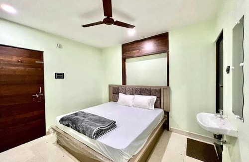 Jabalpur Hotel | OYO Hotel Usa Palace