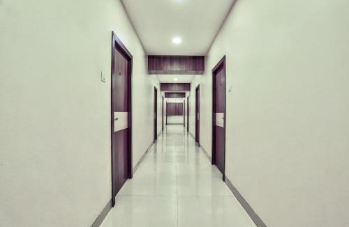 Central Chennai Hotel | OYO Manvaar