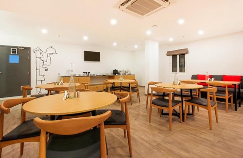 Begumpet Hotel | OYO Townhouse 164 Near ESI HOSPITAL