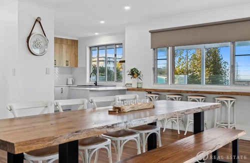 Zilzie House | Pacific Breeze