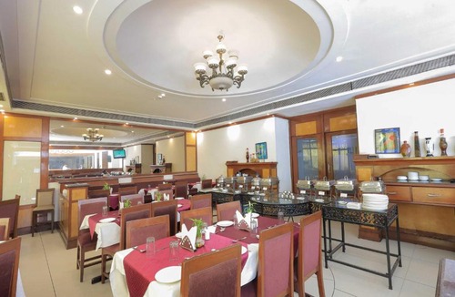 Sayajiganj Hotel | Palette Hotel Surya, Vadodara