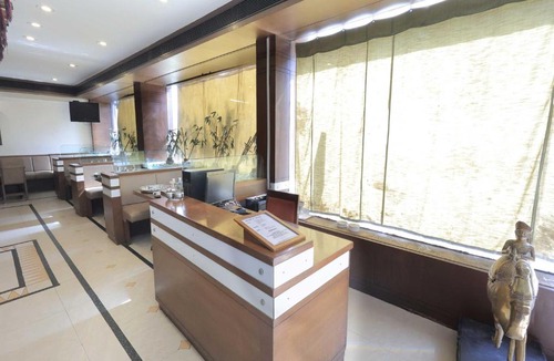 Sayajiganj Hotel | Palette Hotel Surya, Vadodara