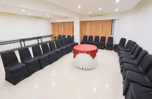 Sayajiganj Hotel | Palette Hotel Surya, Vadodara