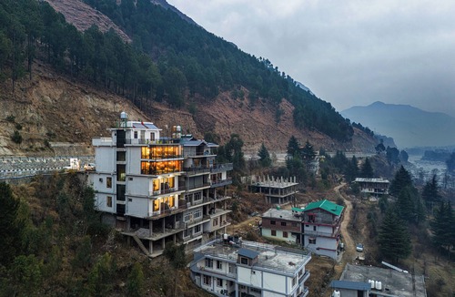 Mohal Villa | Palm Villa Kullu