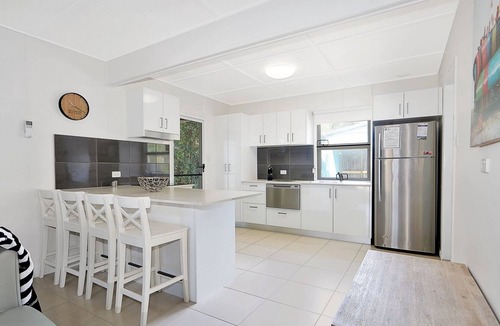 Woodgate House | Panoramic Ocean Views with Privacy