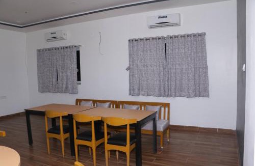 Khanivade Hotel | Parivar Comfort Luxury Rooms