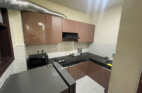 Gurugram Apartment | Peaceful 1-bedroom apartment with AC and High-Speed 300 Mbps WiFi in Gurugram