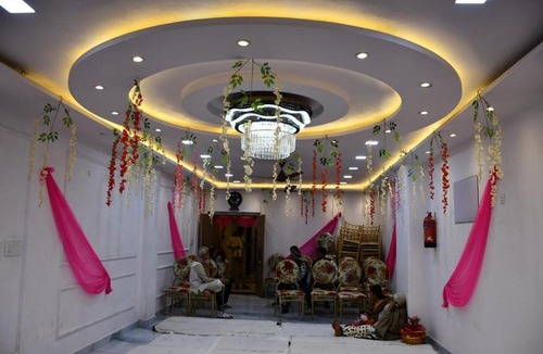 Allahabad Hotel | PEPAL TREE Hotel