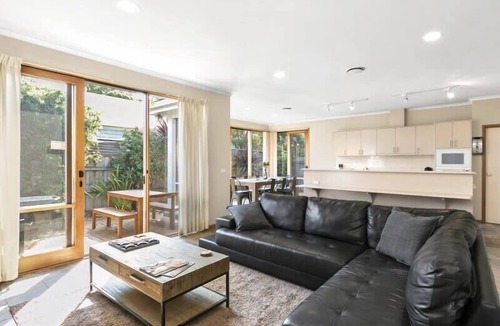 Torquay House | Pet friendly 500 mtrs to beach and shops