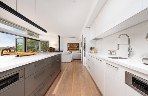 Shoreham House | Pet Friendly - Bella's Block Vineyard Retreat with Tennis Court, Shoreham