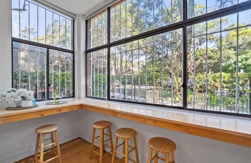 Bellevue Hill Apartment | Pet Friendly Modern Apartment in Rose Bay near water