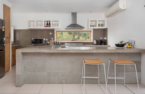 McCrae House | Pet Friendly - The Navigator with heated pool and spa
