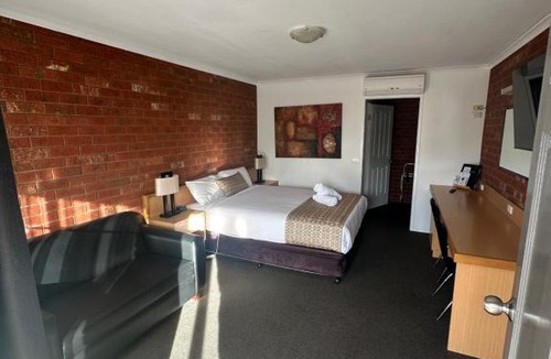 Echuca Hotel | Pevensey Motor Lodge