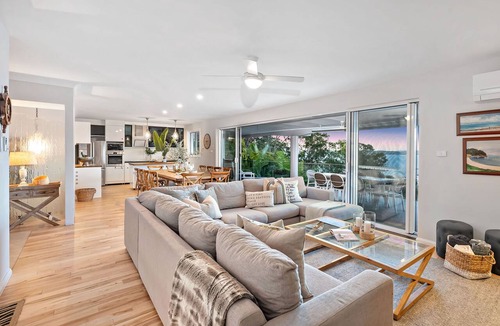 Corlette House | Phuza Maningi Corlette Home with Private Pool