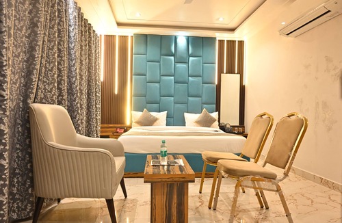 Civil Lines Hotel | Picasso
