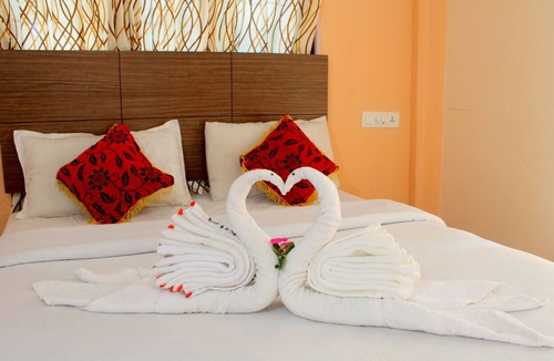 Devikolam Hotel | Pine Tree Munnar