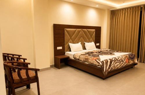 Dalhousie Hotel | Pineora