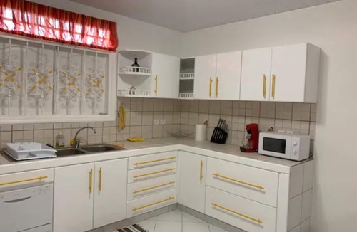 Matoury House | Pleasant fully equipped house, air-conditioned bedroom + terrace