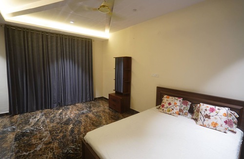 Hyderabad House | POOL PARTIES,GARDEN PARTIES, with 5 king size bed rooms and a massive huge pool.