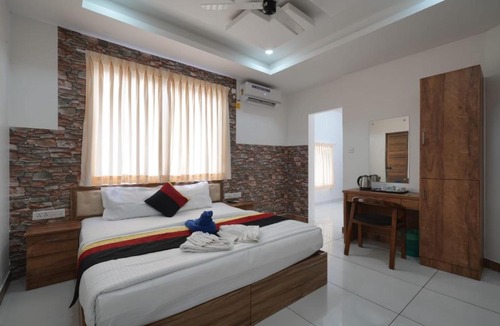 Kaloor Bed & Breakfast | Pool View Resort
