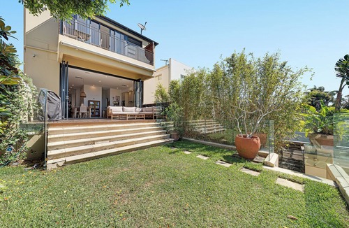 North Bondi House | Poolside Paradise ~ North Bondi ~ Entire House ~ Pool ~ Private Garden