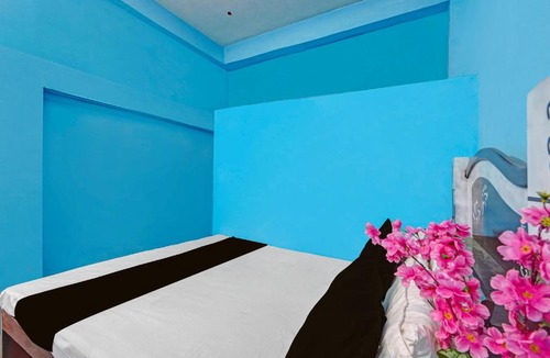 Malihabad Hotel | POP 84292E Y K Hotel