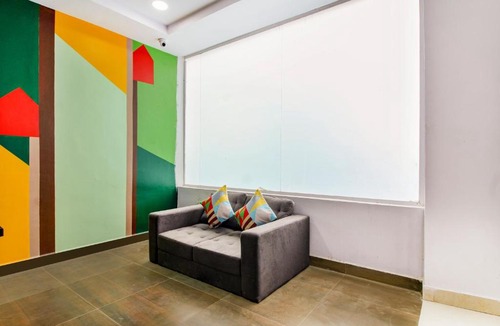 Hyderabad Hotel | POP HOME 79924 Pramod Prime Homes