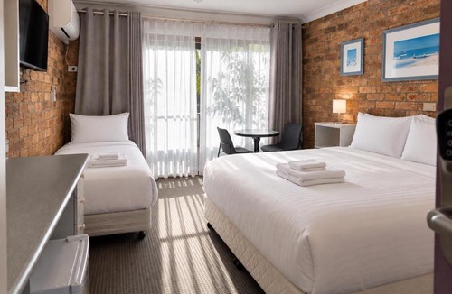 Nelson Bay Hotel | Port Stephens Motel