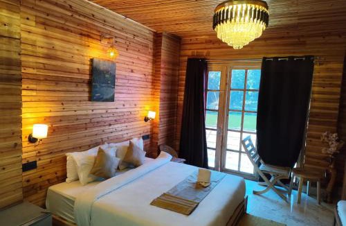 Mirik Hotel | Pradhan Hotel Mirik Lake Side