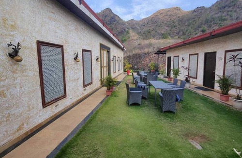 Bedla House | Premium Poolside Luxury Suite Nature Retreat