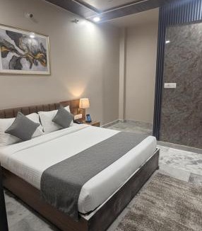 Karchana Hotel | President Hotel
