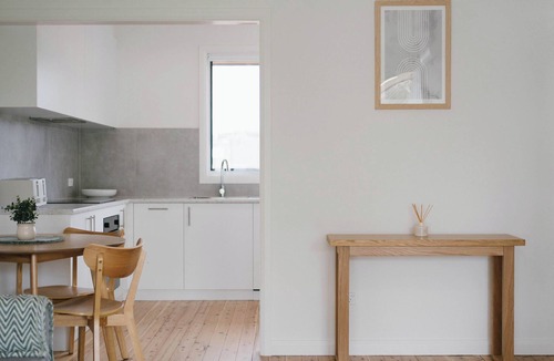 Merewether Apartment | Prickly Pear Stays in Merewether - Ranclaud St, 1-bedroom