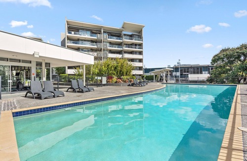 Windsor Apartment | Prime Position! 3Bed/2Bath/1Car ~ 10mins to CBD
