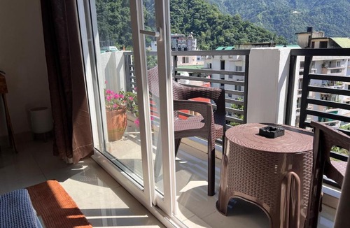Tapovan Apartment | Prithvi Hotel Rishikesh - Aesthetic Rooms In Upper Tapovan With Aircon, Smart TV and Free Airport Pickup for 7 or more nights booking