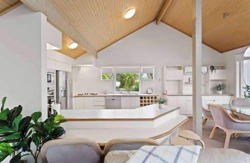 Silverleaves House | Private Access to Beach, Oceanview with Home Gym