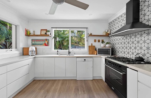 Avalon Beach House | Private and Peaceful Your Boutique Coastal Retreat